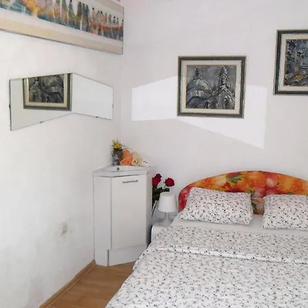 公寓 Charming Kestenovi Dvori- 2 Bedroom A1 *