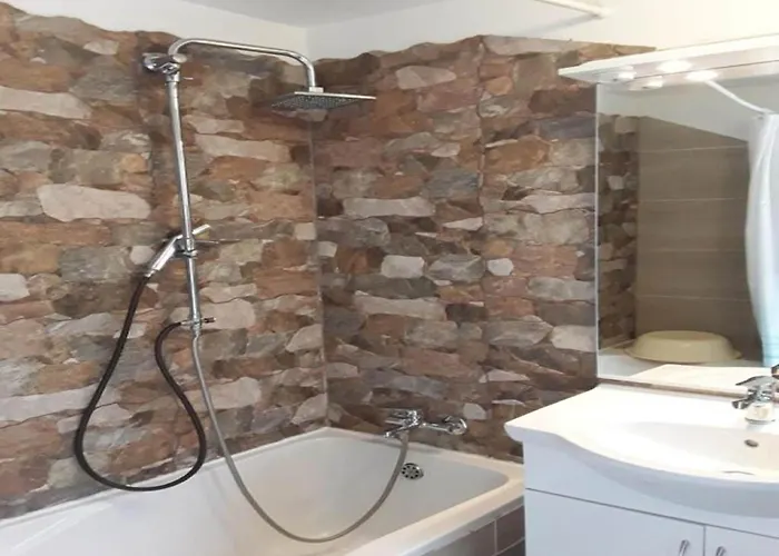 Charming Kestenovi Dvori- 2 Bedroom A1 Appartement