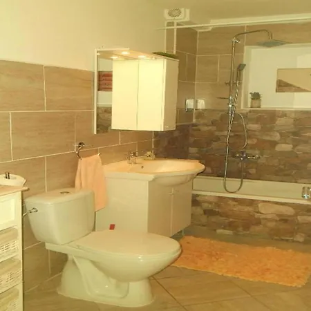 Charming Kestenovi Dvori- 2 Bedroom A1 Opric