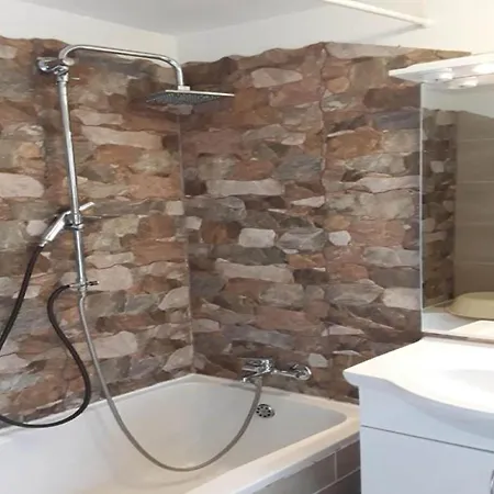 Charming Kestenovi Dvori- 2 Bedroom A1 公寓